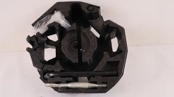 VOLVO V90 Insert Styrofoam Compartiment Outils 31362300 image 4