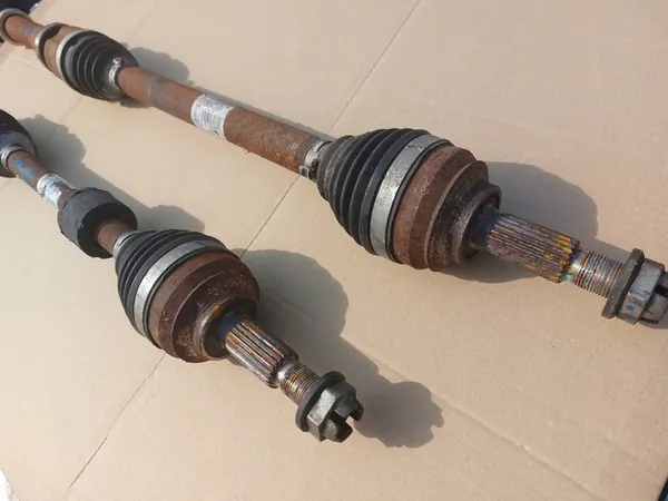 Drivaxel Renault Clio IV Captur image 3