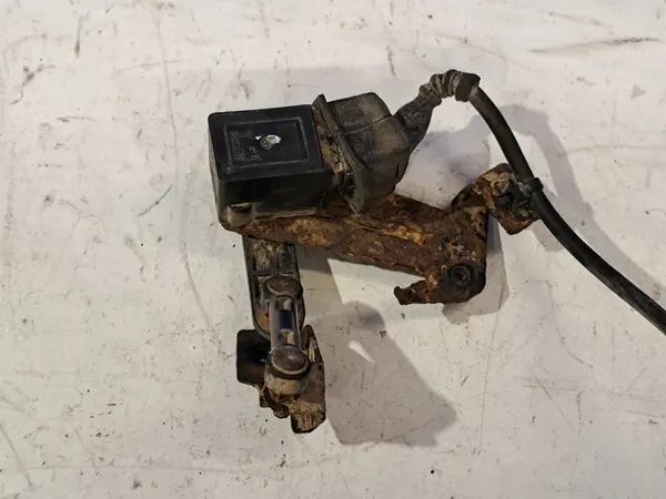 Sensor de nível de farol esquerdo Saab 9-5 Estate 1.9L OEM 12783354 image 3