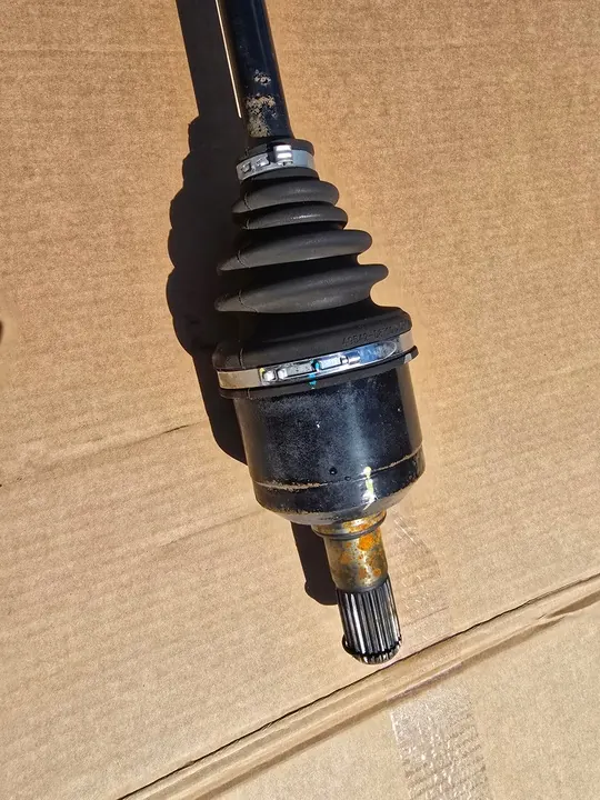 HYUNDAI SANTA FE III 2.2 CRDI Bakre Vänster Drivaxel OEM image 3