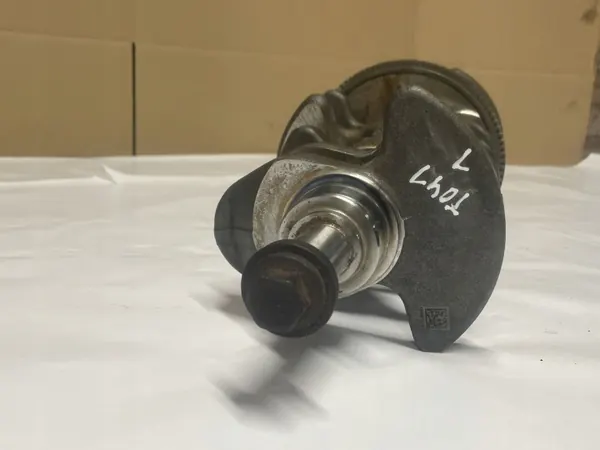 BMW Veivaxel OEM 15150183616 - Begagnad 2.0L image 4