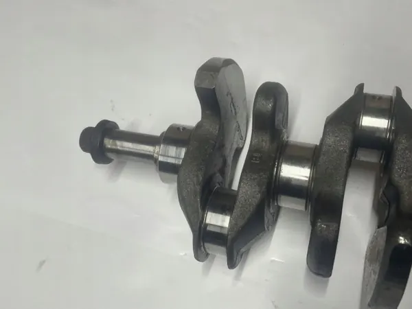 BMW Veivaxel OEM 15150183616 - Begagnad 2.0L image 6