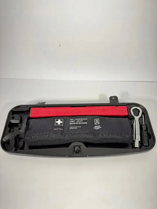 Kit d'outils BMW F10 OEM 6788804 - Ensemble complet image 2