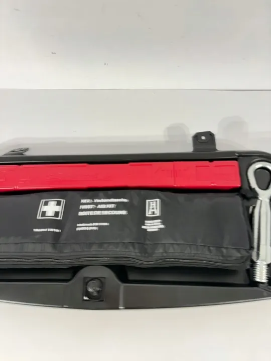 Kit d'outils BMW F10 OEM 6788804 - Ensemble complet image 3