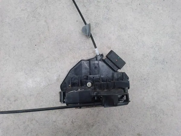 Vordertürschloss rechts Volvo V60 image 6