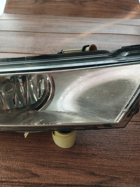 OEM 5E0941700 Oikea halogenivalo Skoda Octavia III:lle image 3