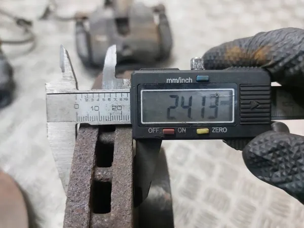 Bromsskivor & Bromsok Fram OEM PDE57 - Begagnad image 5