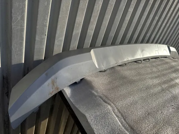 Spoiler dianteiro Skoda Elroq OEM 5LJ807733 image 6