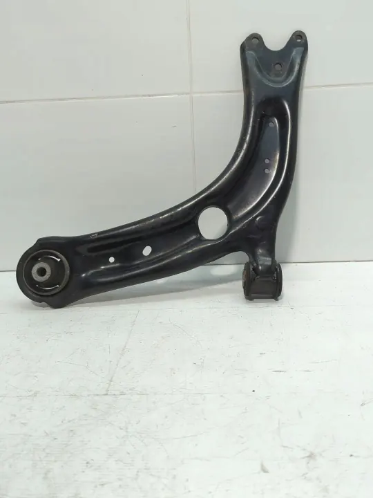 Front Left Control Arm VW Passat B8 2015 3Q0407151A image 2
