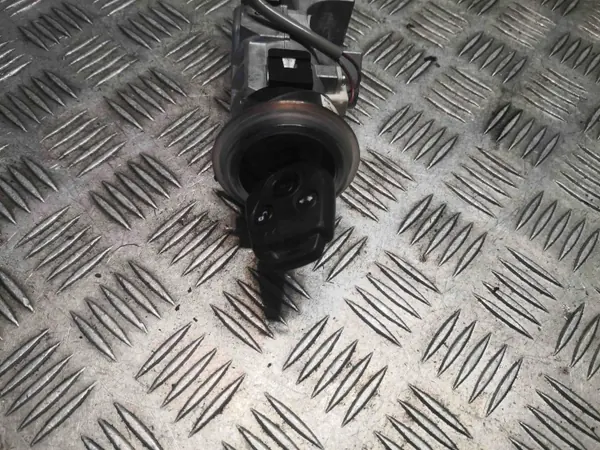 Interruptor de encendido Subaru OEM 83191AG180 - Usado image 4