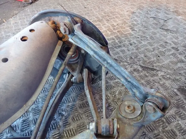 Mercedes 124 taka-akselipalkki OEM Zawada-385476- image 3