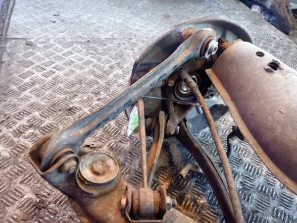 Mercedes 124 taka-akselipalkki OEM Zawada-385476- image 5