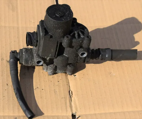 Válvula de freno delantera OEM A0044296544 Mercedes Actros image 2