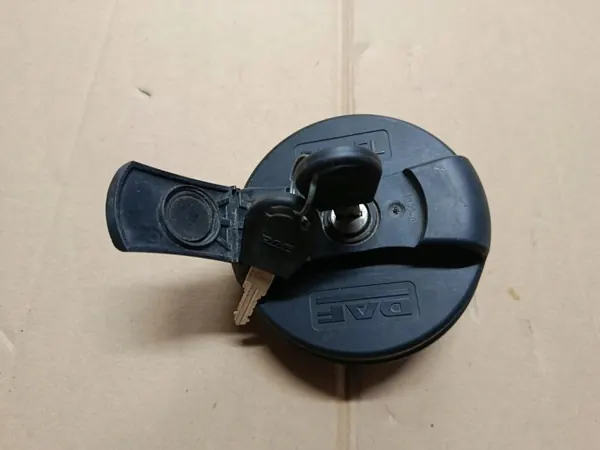Bouchon de réservoir DAF avec clés OEM 2293403 - 80mm image 2