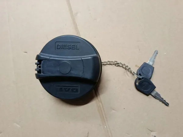 Bouchon de réservoir DAF avec clés OEM 2293403 - 80mm image 3