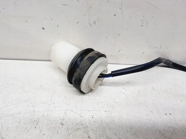 OEM 985202M500 ruitenwisservloeistofsensor voor Kia/Hyundai image 3