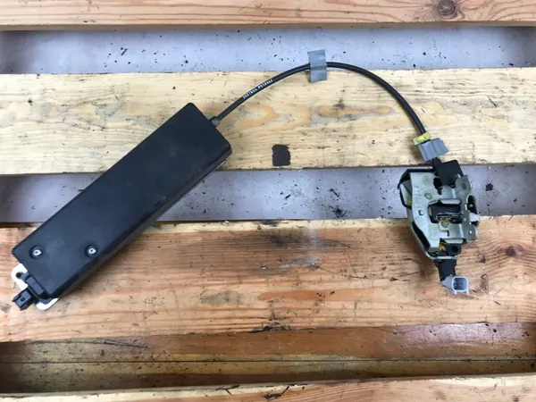 Actionneur de hayon Land Rover Discovery 3 OE FUG500010GEN image 1