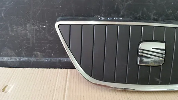 Grill Front Seat Ibiza IV 6J0853651 image 2