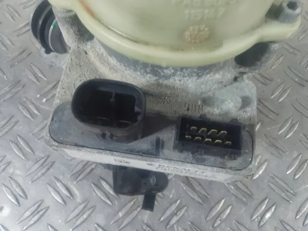 DACIA DUSTER I 10- Bomba de Direção Assistida 1.5 DCI 491100032R image 4