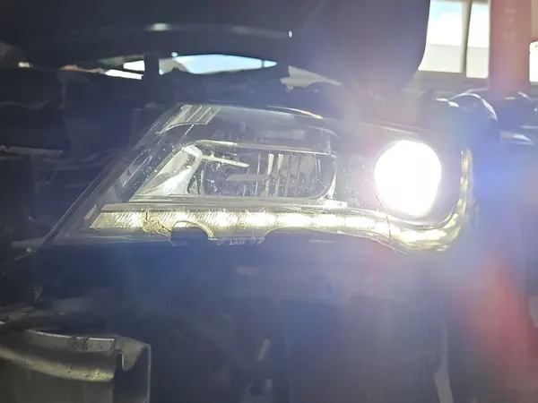 Linker Bixenon Scheinwerfer Audi A7 S7 4G 10-14 OEM 4G8941043A image 2