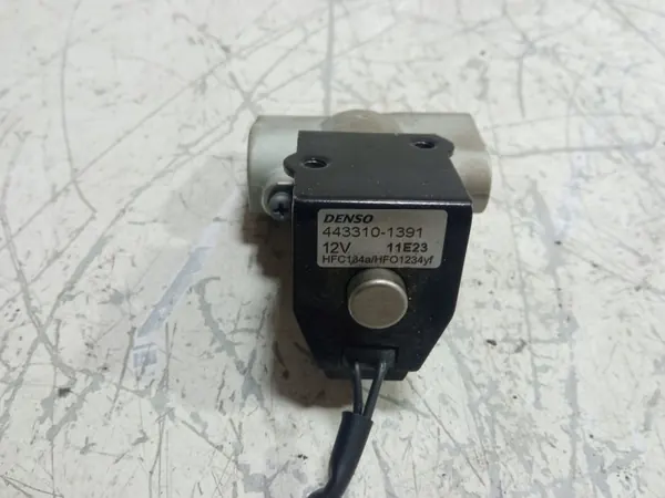 Toyota RAV 4 V AC-laajennusventtiili OEM 443310-1391 image 3