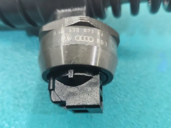 Begagnad Audi vindrutetvättspump OEM 0414720037 image 3