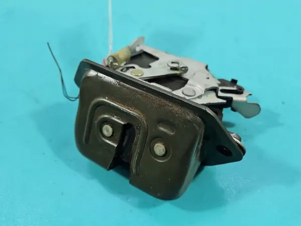 Fecho de porta-malas Subaru OEM IMPRK1547418 - Usado image 2
