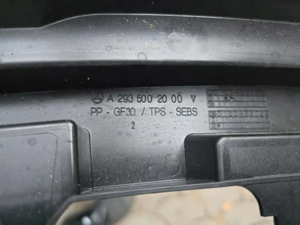 Mercedes EQC framsätesbältesskydd OEM A2935002000 image 4
