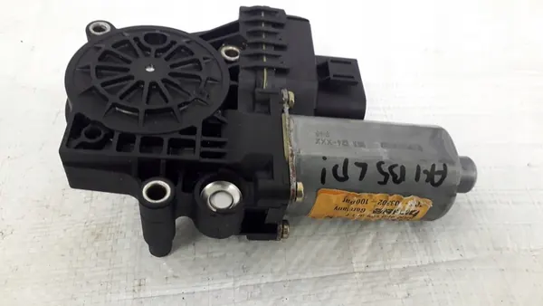 AUDI A4 B5 Ikkunannostomotor 8D0959801F image 2