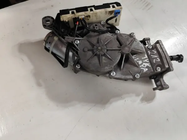 Actuateur de coffre Mercedes E W212 OEM A2128203742 image 5