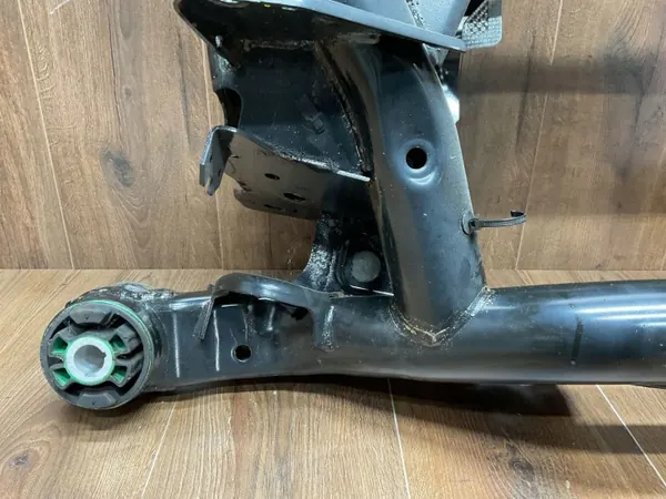 OEM K8D25K091AC Takajousipalkki Range Rover image 7