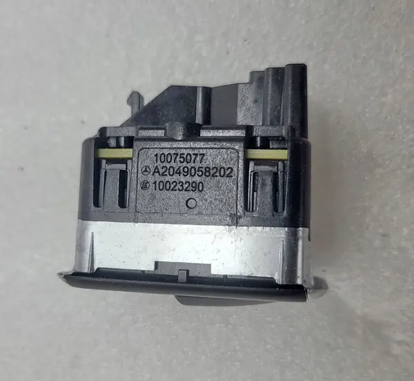 MERCEDES X204 C207 W207 Raam Schakelaar A2049058202 image 3