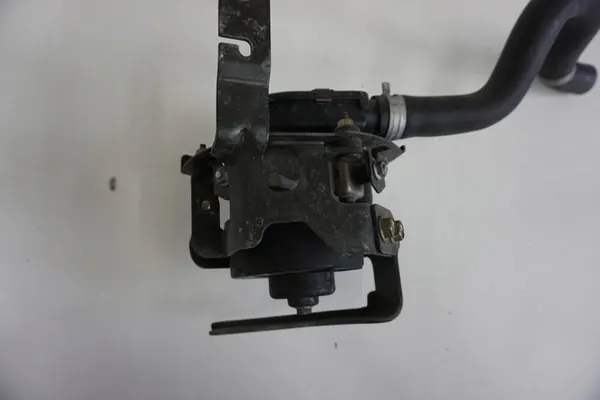 ILMAPUMPPU SUBARU FORESTER II IMPREZA 14828AA060 image 2