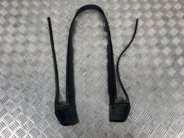 Joint de coffre Tesla Model X OEM 104851100C - Occasion image 2