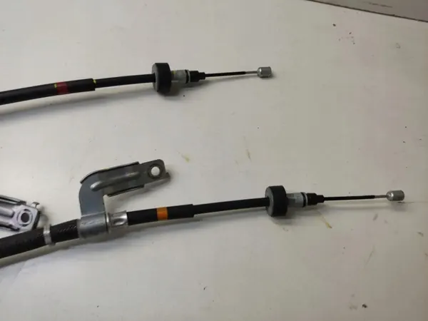 Kia Stonic Handbremskabel OEM H84002L04 image 8