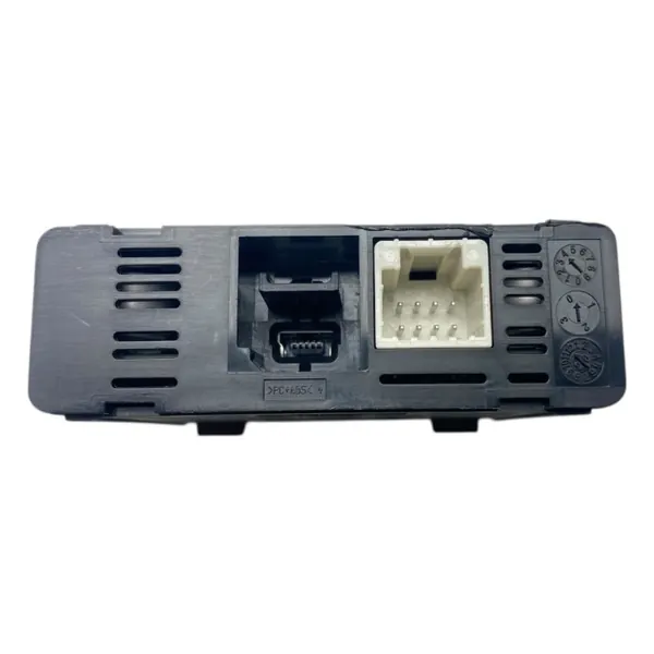 Tomada USB Renault OEM 284H38566R para Megane E-Tech image 10