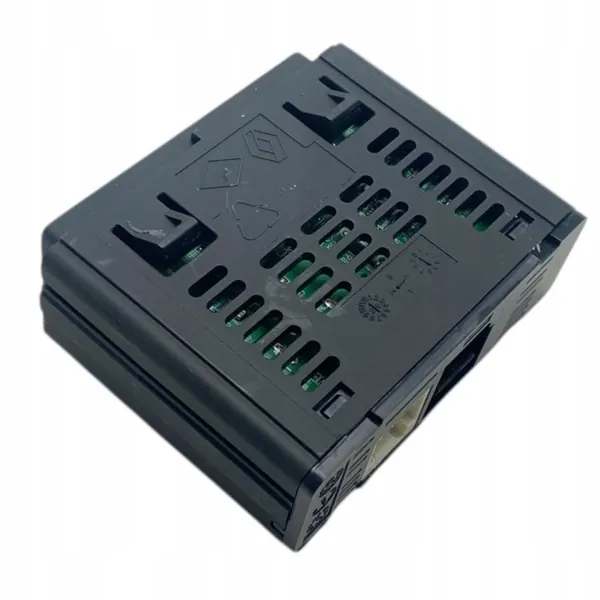 Tomada USB Renault OEM 284H38566R para Megane E-Tech image 8