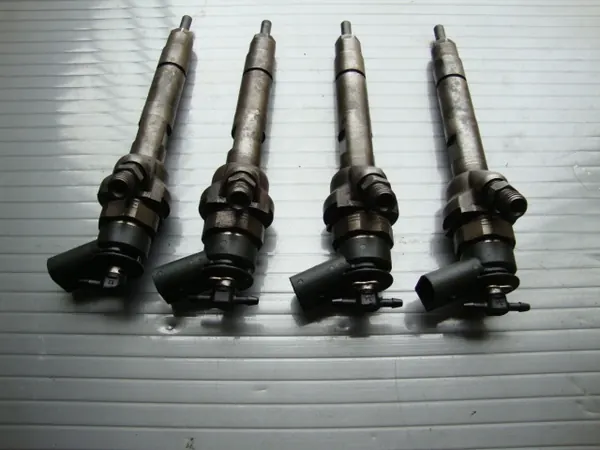 Iniettore BMW F10 F30 2.0D 0445110289 image 2