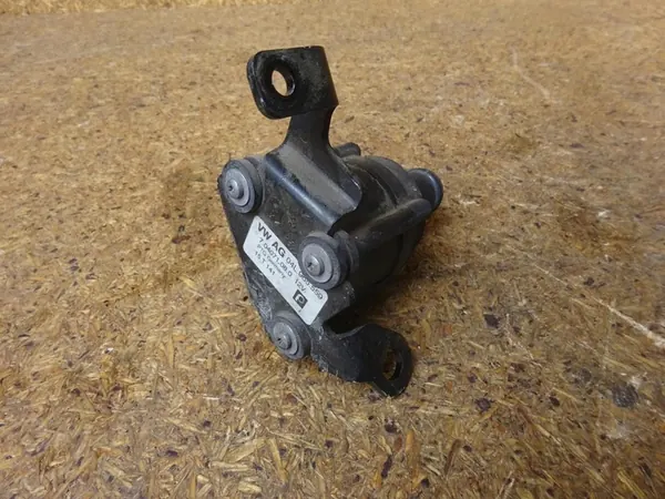 AUDI A4 B8 8K A5 8T 2.0 TDI Vattenpump 5Q0965561B image 3