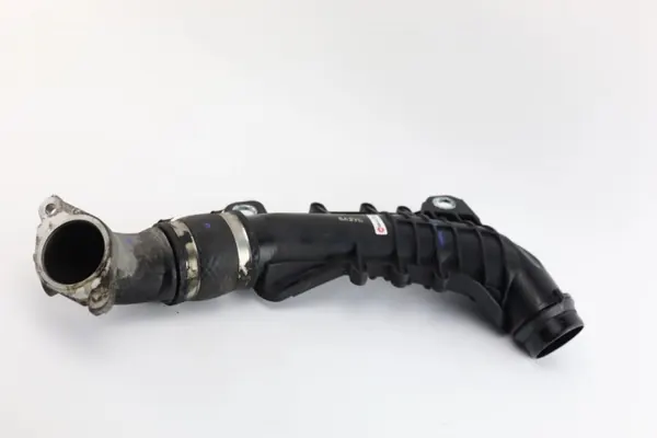 Durite d'intercooler Mazda OEM 404756 - État utilisé image 3