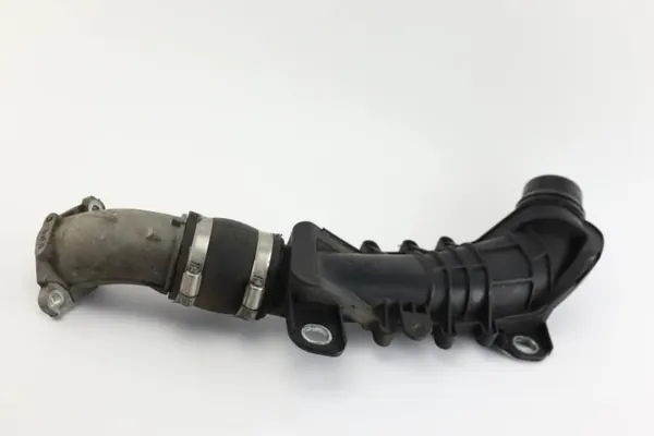 Durite d'intercooler Mazda OEM 404756 - État utilisé image 4