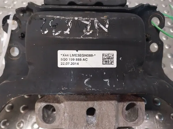 Vaihteiston tuki 5Q0199555AC A3 8V Golf VII Passat B8 Q2 image 4