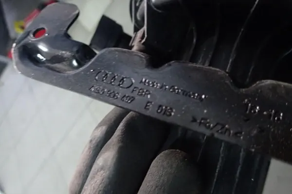 AUDI R8 4S Toissijainen ilmapumppu OEM 4S0906601 image 4