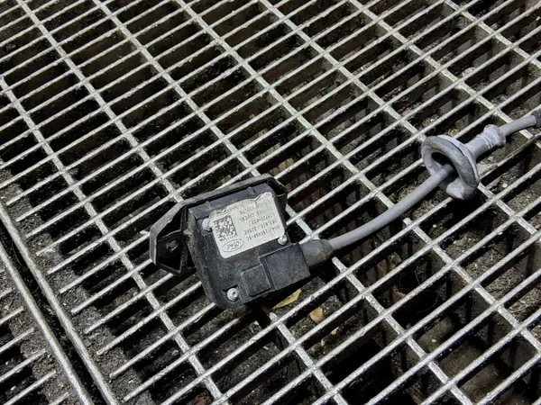 Ford Kuga Mk1 peruutuskamera OEM 8V4J-19G490-BC image 5