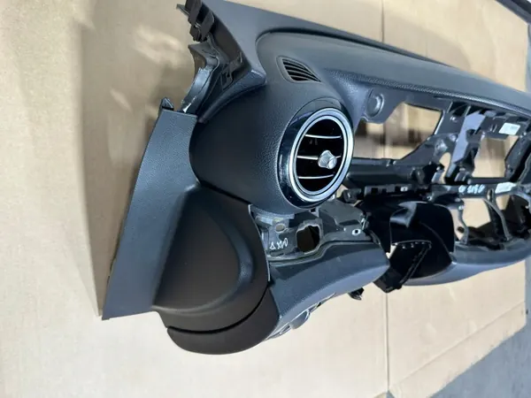Kojelauta OEM A2136809404 Mercedes E-luokka W213 image 10