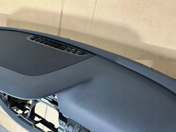 Kojelauta OEM A2136809404 Mercedes E-luokka W213 image 8