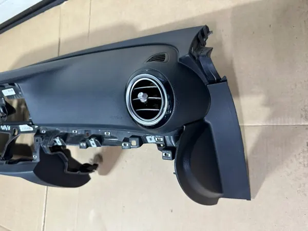 Kojelauta OEM A2136809404 Mercedes E-luokka W213 image 9