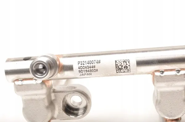 Carril de inyección Volvo XC70 OEM 31478396 2.0L image 4