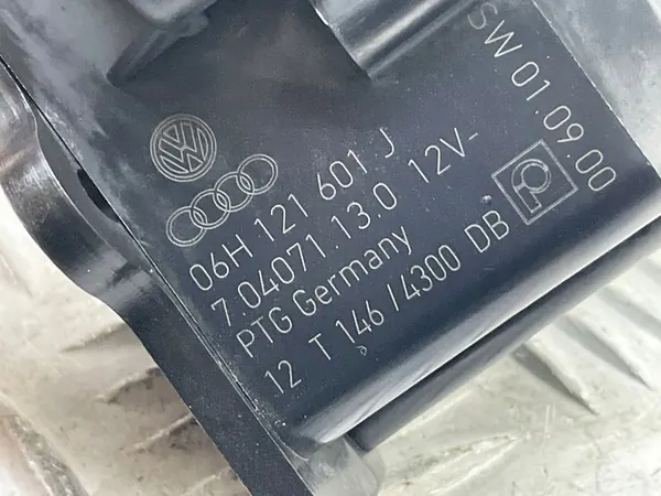 Vattenpump AUDI A5 8T 06H121601J image 7