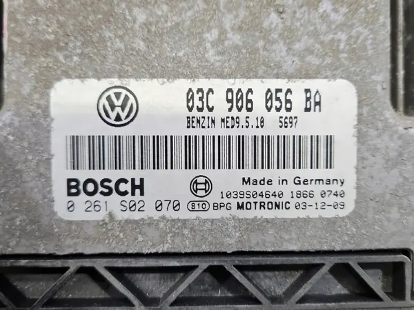 Unidade de controlo motor VW Golf V 1.6 FSI 03C906056BA image 3